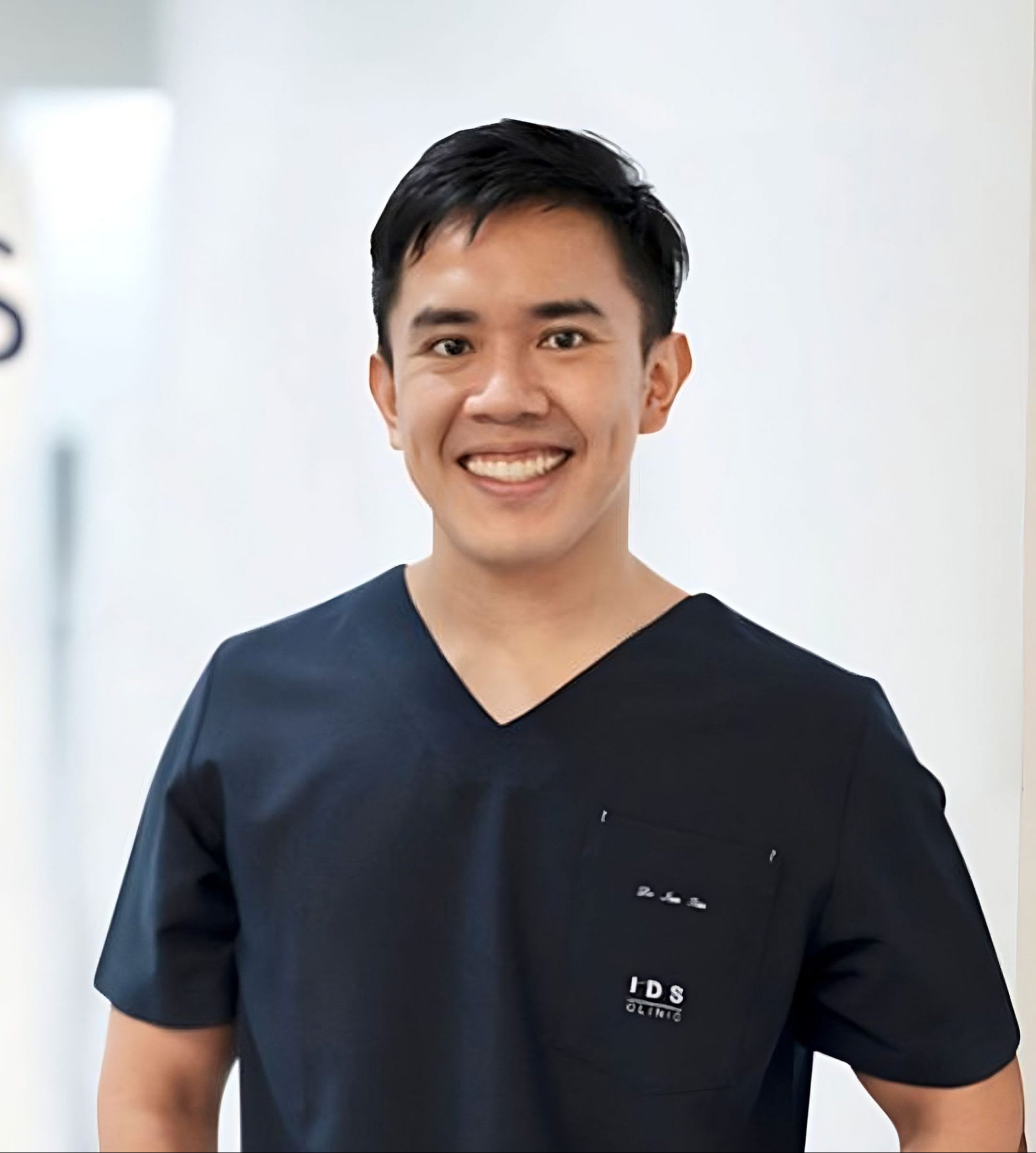 Id clinic. Тан Юджин. Доктор Янь. Darren tan Singapore.